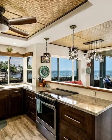 Beaches, golf, and dining nearby